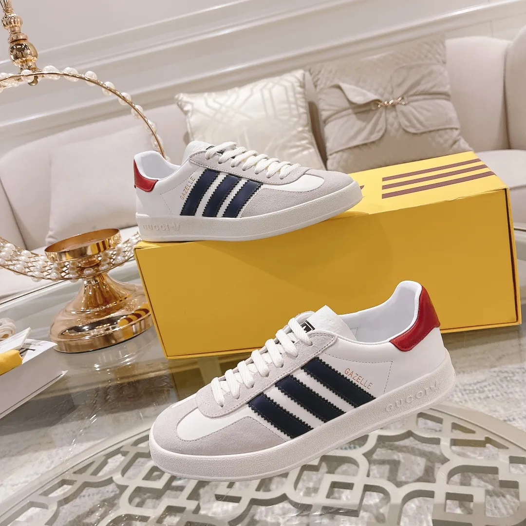 👟👟Ex-factory price 480👟👟 Women's shoe factory Gucci&adidas joint limited edition couple's sneakers. A super nice joint casual sneaker with rich and bold colors! It showed everyone a completely different charm from the past! Combining retro style and youthful sports style to create a new aesthetic! Vitality yet stylish at the same time! ! Upper - made of cowhide, cowhide, cloth. Lining - sheepskin lining for feet. Sole - original open-molded beef tendon non-slip and wear-resistant outsole. Size: 35-44 (couple style)